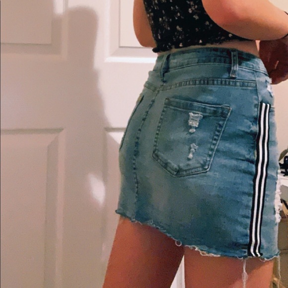 SOLD ❌ Denim Skirt🤍 - Picture 3 of 8